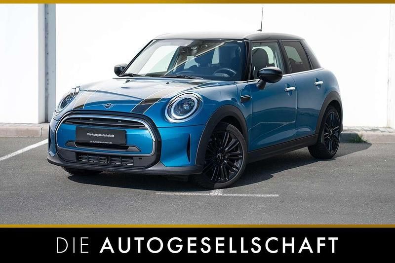 Gebraucht Mini Cooper Classic 136 PS (100 kW) 2023 Island blue metallic Kleinwagen