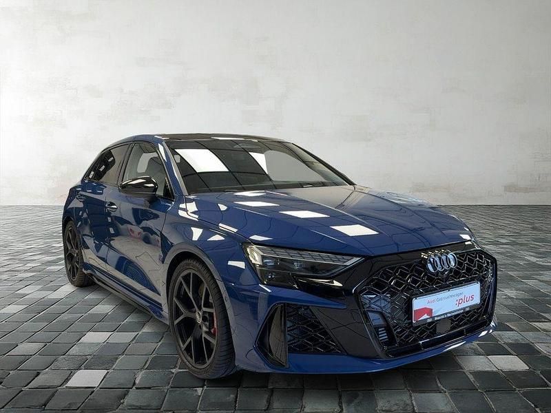 Gebraucht Audi RS3 Sport 400 PS (294 kW) 2025 Blau (ascariblau metallic) Limousine