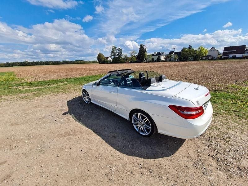 Gebraucht Mercedes E350 AMG 265 PS (194 kW) 2012 Weiß Cabrio