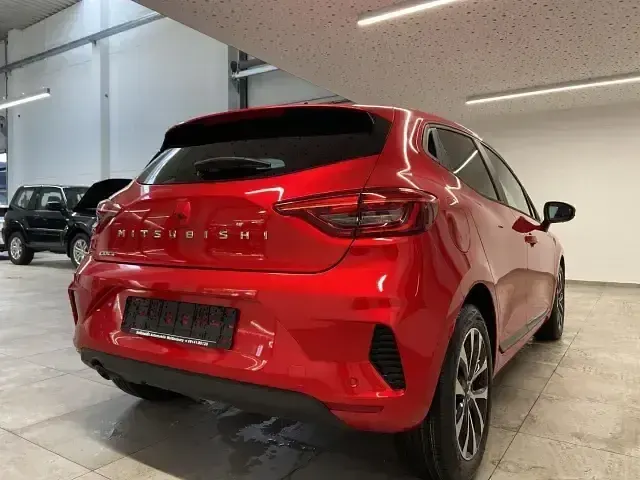 Ny Mitsubishi Colt Plus 67 HK (49 kW) 2025 Svart Halvkombi