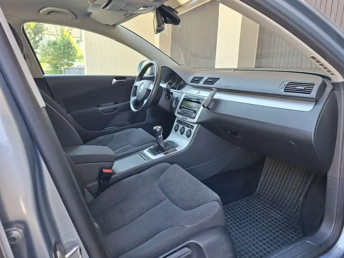 Gebraucht VW Passat Comfortline 122 PS (89 kW) 2009 Grau Kombi