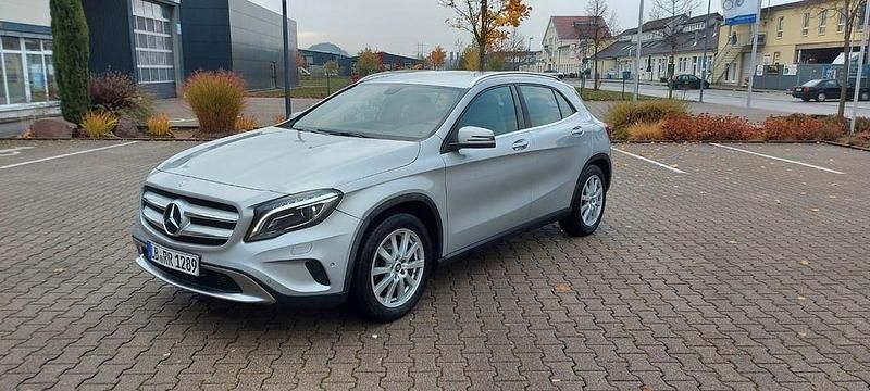 Gebraucht Mercedes GLA250 211 PS (155 kW) 2014 Grau SUV