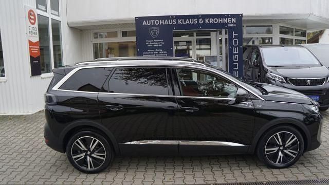 Gebraucht Peugeot 5008 GT 177 PS (130 kW) 2021 Lackierung schwarz perla nera SUV