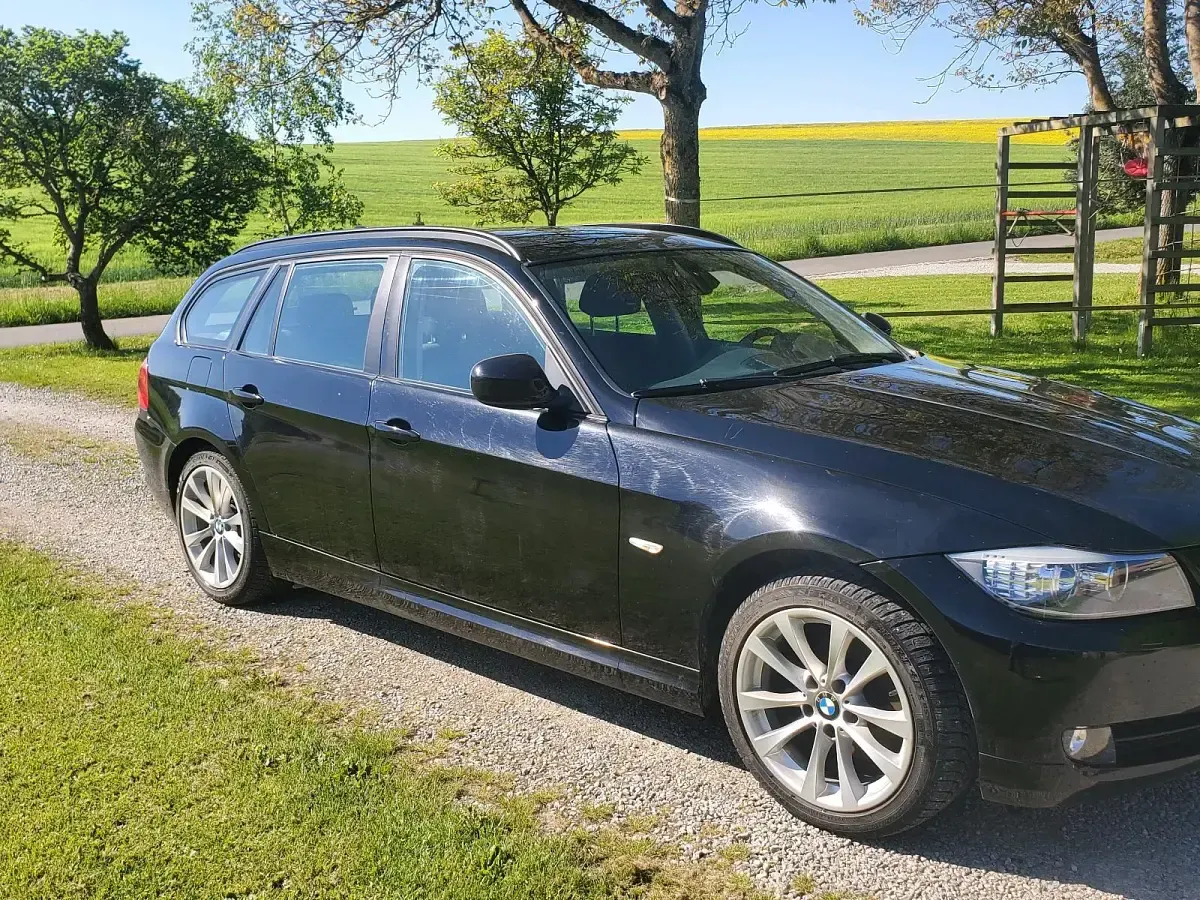 Używany BMW 320 Efficient Dynamics 163 KM (119 kW) 2010 Czarny Kombi