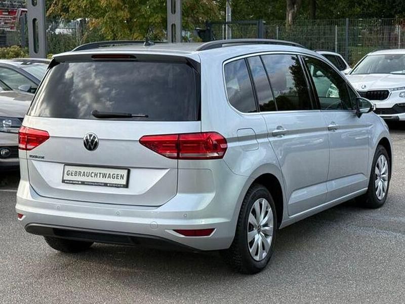 Gebraucht VW Touran Comfortline 150 PS (110 kW) 2021 Silber Van / Kleinbus