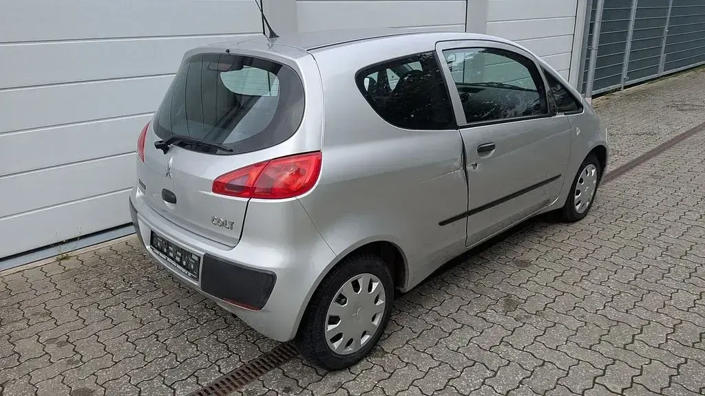Gebraucht Mitsubishi Colt Inform 75 PS (55 kW) 2007 Silber Limousine