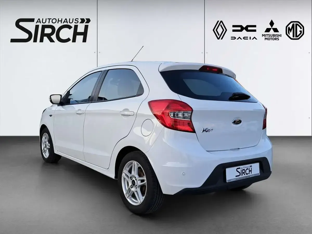 Używany Ford Ka Cool & Sound Edition 86 KM (63 kW) 2017 Biały Sedan/Limuzyna