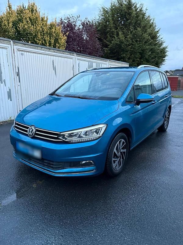 Blau Gebraucht 2019 VW Touran Join Van / Kleinbus | 19.999 € (Guter Preis) - Bild 1/4
