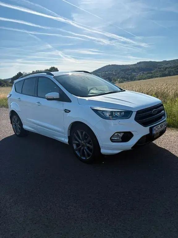 Gebraucht Ford Kuga ST-Line 150 PS (110 kW) 2019 Weiß SUV