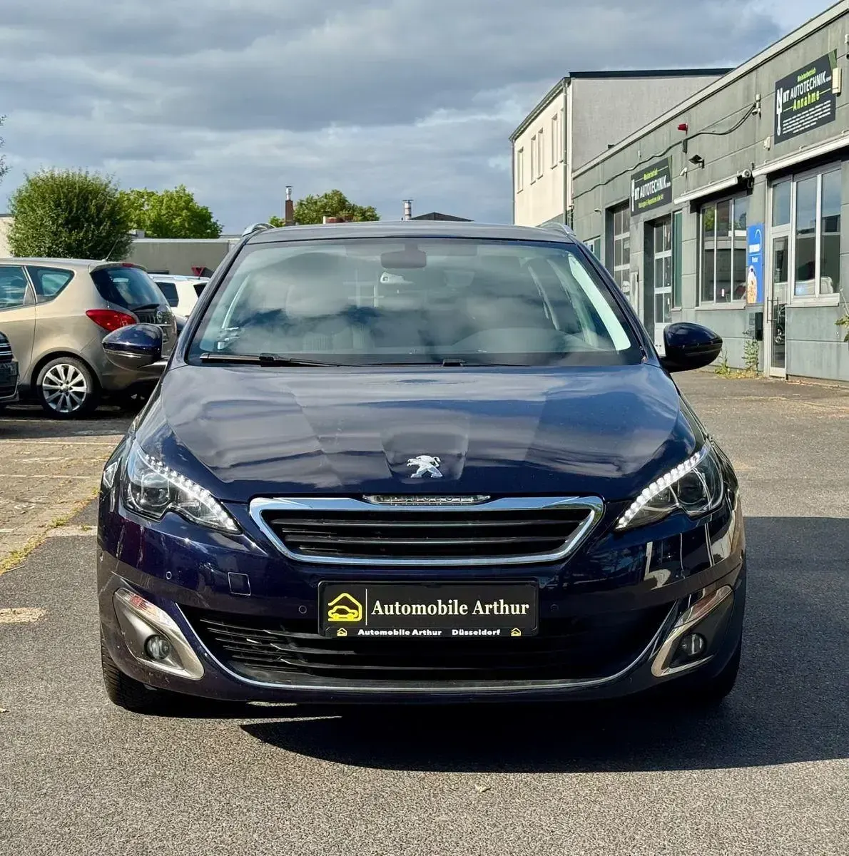 Gebraucht Peugeot 308 131 PS (96 kW) 2016 Blau Kombi