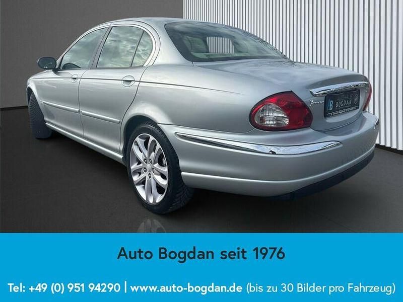 Gebraucht Jaguar X-type Executive 131 PS (96 kW) 2009 Silber Limousine