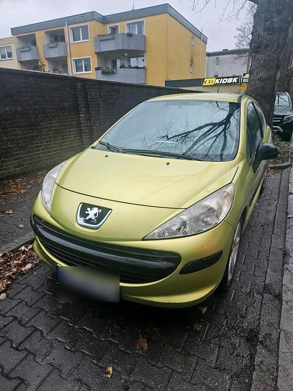 Grün Gebraucht 2008 Peugeot 207 Kleinwagen | 1.000 € - Bild 1/4
