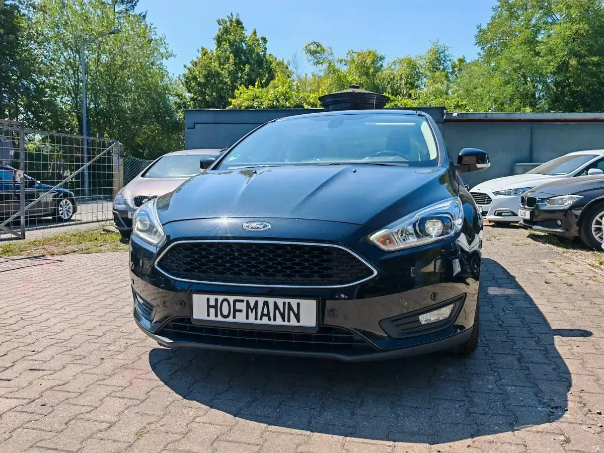 Gebraucht Ford Focus Business Edition 120 PS (88 kW) 2016 Schwarz Kombi