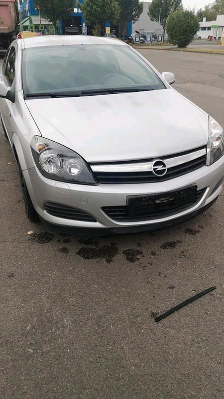Silber Gebraucht 2005 Opel Astra Coupé | 2.300 € (Fairer Preis) - Bild 1/4