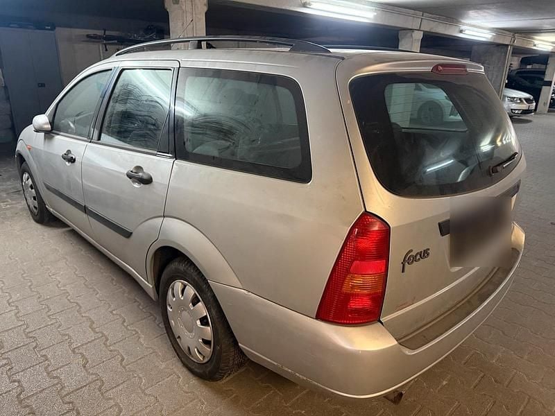 Gebraucht Ford Focus 101 PS (74 kW) 2001 Grau Kombi