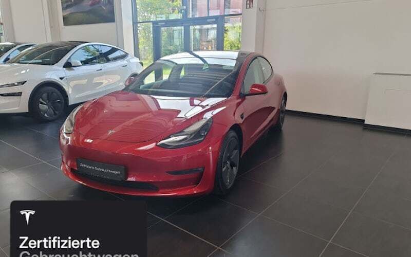 Rot Gebraucht 2021 Tesla Model 3 Long Range Limousine | 29.500 € (Teuer) - Bild 1/4