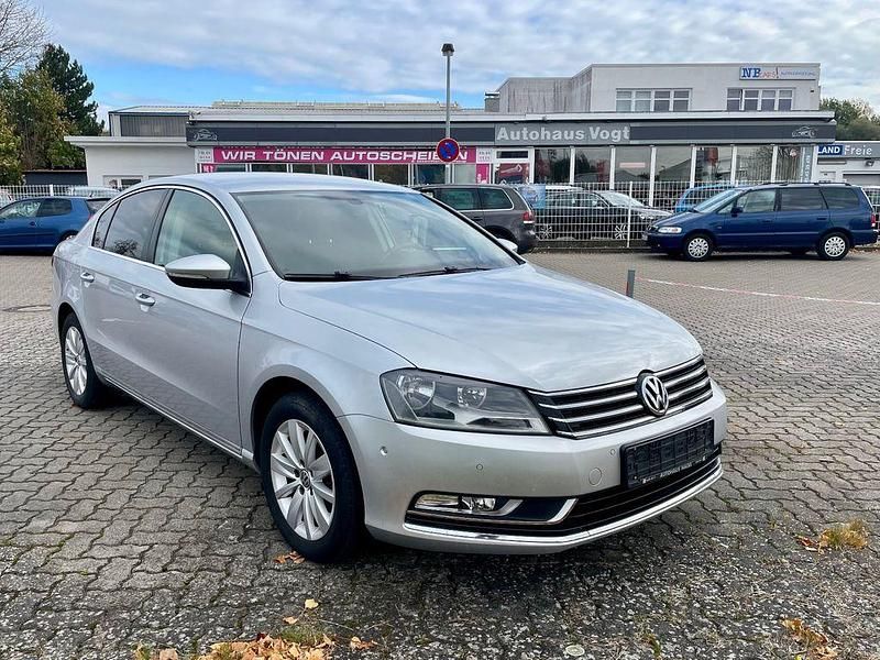 Gebraucht VW Passat Comfortline 122 PS (89 kW) 2011 Silber Limousine