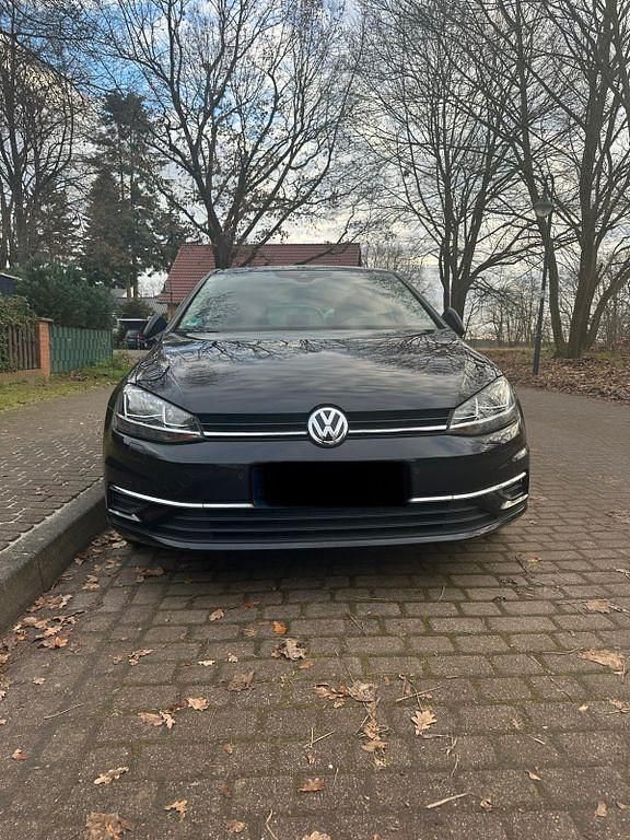 Schwarz Gebraucht 2019 VW Golf IQ Drive Limousine | 12.500 € (Guter Preis) - Bild 1/4