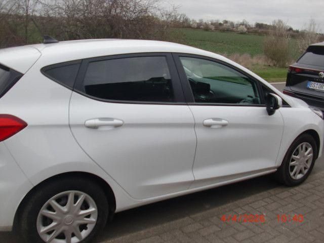 Gebraucht Ford Fiesta Titanium 75 PS (55 kW) 2021 Weiß Kleinwagen