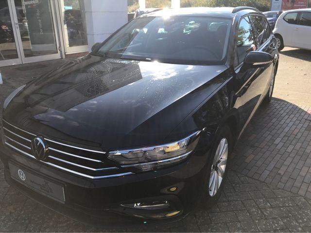 Gebraucht VW Passat Conceptline 150 PS (110 kW) 2022 Schwarz Kombi