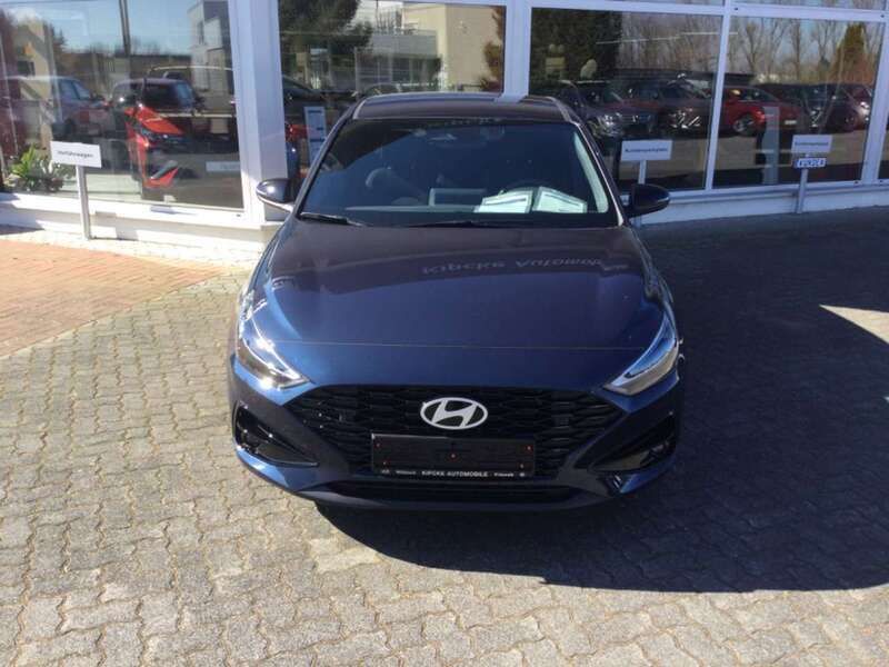Neu Hyundai i30 Advantage 101 PS (74 kW) 2025 Blau Limousine