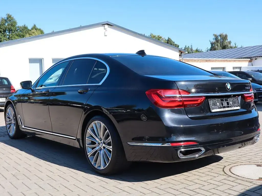 Gebraucht BMW 740 320 PS (235 kW) 2017 Schwarz Limousine