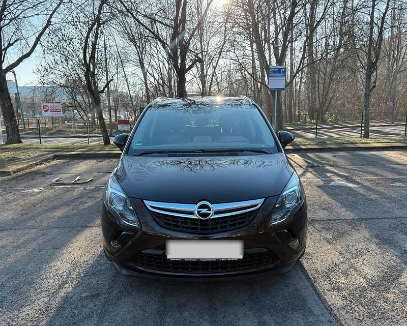 Braun Gebraucht 2013 Opel Zafira Van / Kleinbus | 5.990 € (Guter Preis) - Bild 1/4