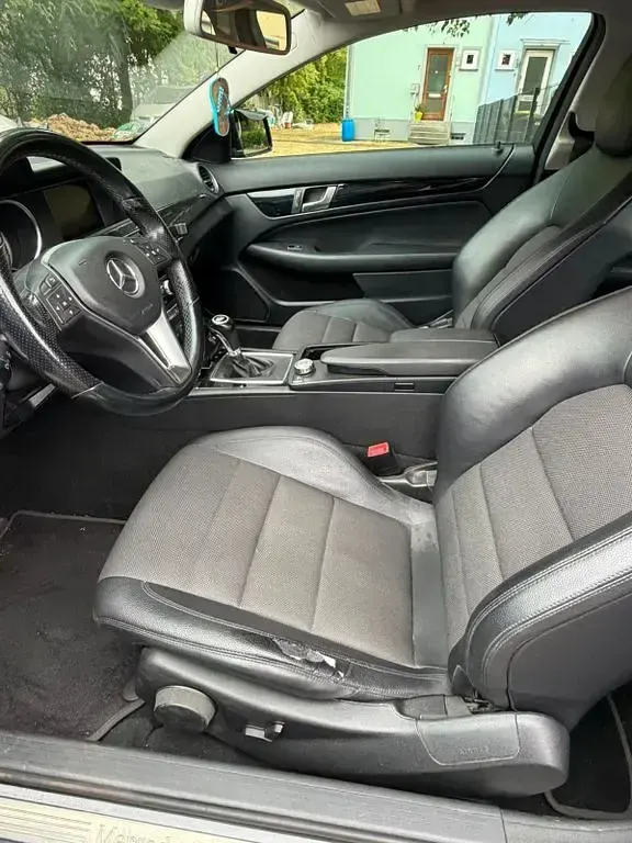 Gebraucht Mercedes C180 AMG 156 PS (114 kW) 2012 Schwarz Coupé