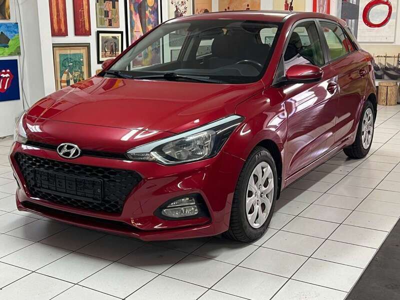 Rot Gebraucht 2019 Hyundai i20 Trend Kleinwagen | 13.900 € (Fairer Preis) - Bild 1/4