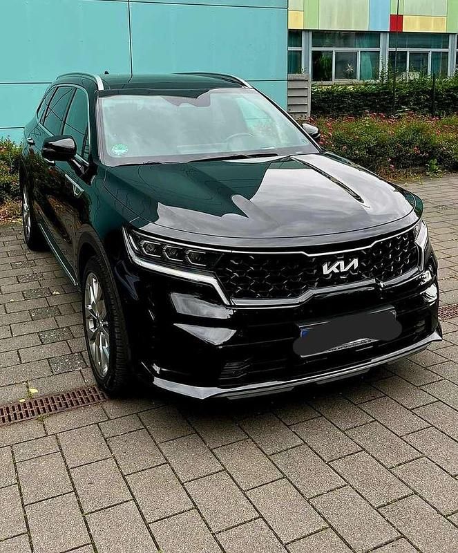 Schwarz Gebraucht 2023 Kia Sorento Platinum SUV | 44.000 € (Fairer Preis) - Bild 1/4