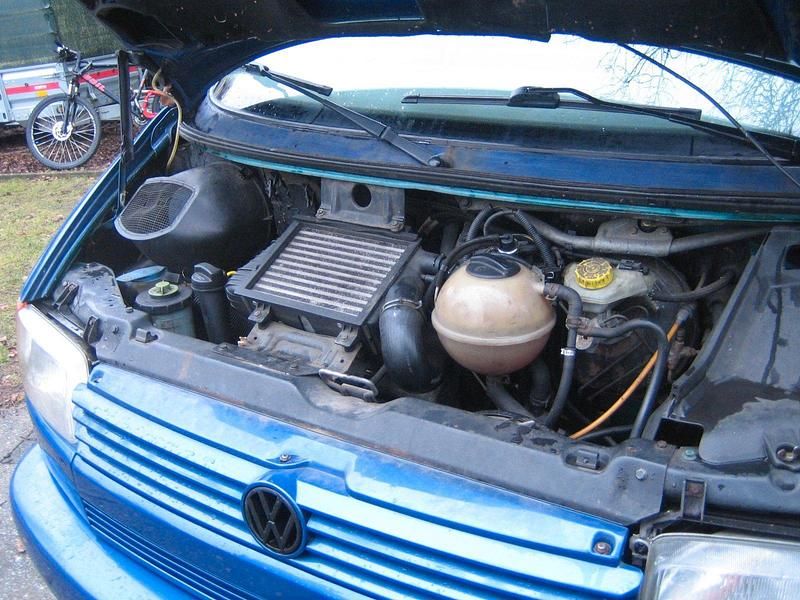 Second-hand VW T4 102 CP (75 kW) 1990 Albastru Van