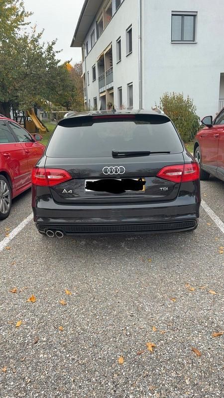 Gebraucht Audi A4 Comfort 150 PS (110 kW) 2015 Schwarz Kombi