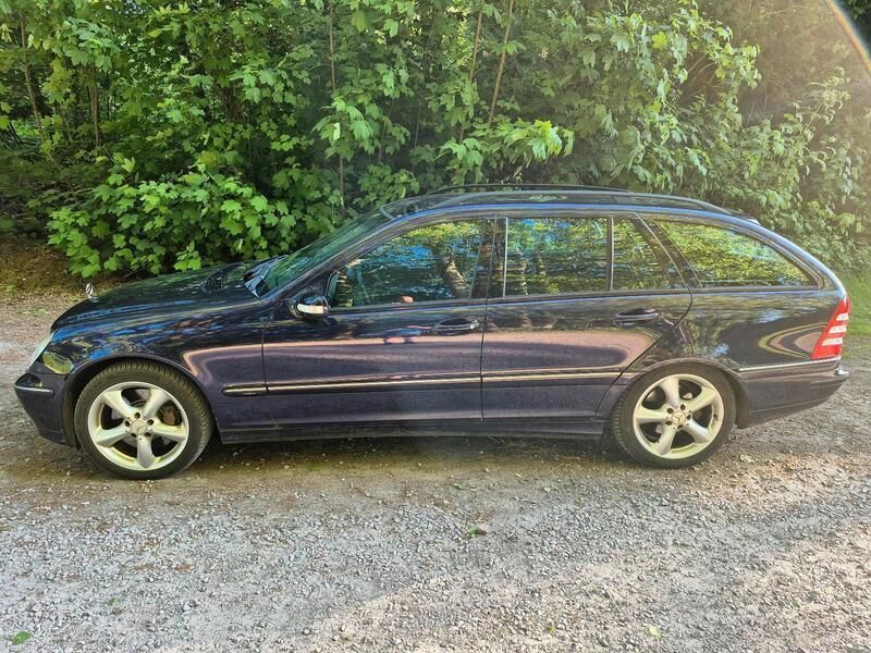 Violet Gebraucht 2004 Mercedes C200 Avantgarde Kombi | 3.799 € (Fairer Preis) - Bild 1/4
