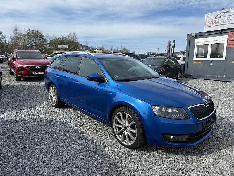 Usado Skoda Octavia Joy 179 HP (131 kW) 2017 Azul Carrinha