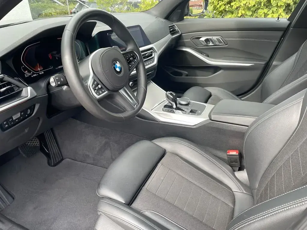 Gebraucht BMW 330 Sport Line 265 PS (194 kW) 2019 Andere Limousine