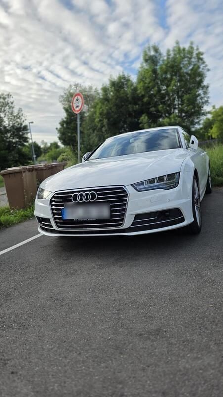 Weiß Gebraucht 2015 Audi A7 Comfort Kleinwagen | 32.000 € - Bild 1/4