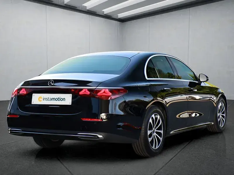 Gebraucht Mercedes E200 204 PS (150 kW) 2025 Schwarz Limousine
