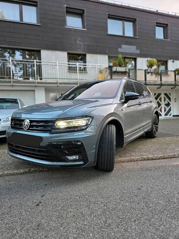 Gebraucht VW Tiguan Allspace R-line 190 PS (139 kW) 2019 Grau SUV