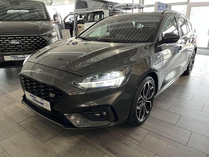 Magneticgrau Gebraucht 2020 Ford Focus ST-Line Kombi | 17.880 € (Fairer Preis) - Bild 1/4