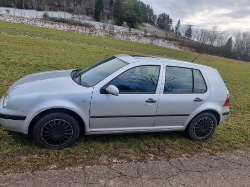 Grau Gebraucht 2001 VW Golf IV Limousine | 1.200 € (Fairer Preis) - Bild 1/4