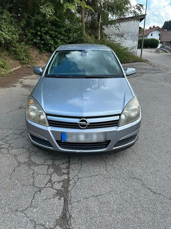 Grau Gebraucht 2004 Opel Astra Kleinwagen | 900 € (Superpreis) - Bild 1/4