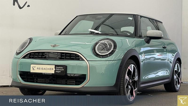 Ocean wave green Gebraucht 2024 Mini John Cooper Works Coupé Coupé | 28.749 € - Bild 1/4