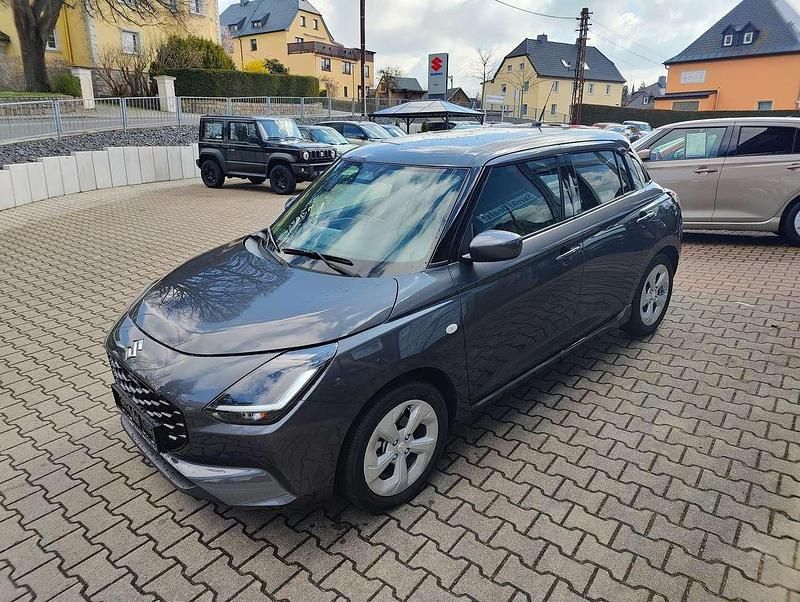 Neu Suzuki Swift Comfort 83 PS (61 kW) 2025 Mineral gray metallic Kleinwagen