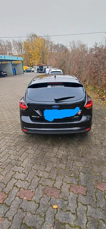 Usata Ford Focus 150 CV (110 kW) 2012 Nero Utilitaria