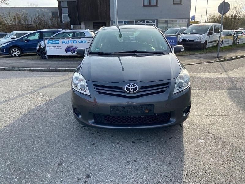 Gebraucht Toyota Auris Basis 97 PS (71 kW) 2012 Kleinwagen