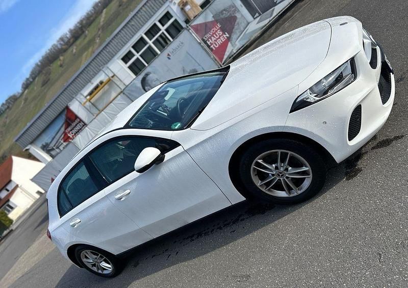 Gebraucht Mercedes A200 163 PS (119 kW) 2019 Weiß Limousine