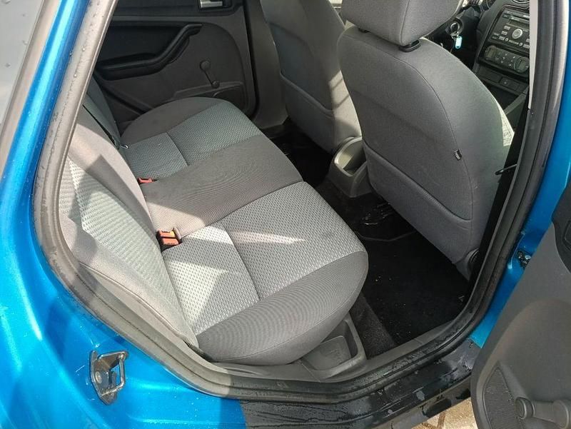 Gebraucht Ford Focus Trend 101 PS (74 kW) 2006 Blau Limousine