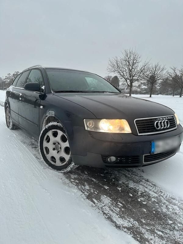 Gebraucht 2002 Audi A4 Kombi | 700 € (Superpreis) - Bild 1/4