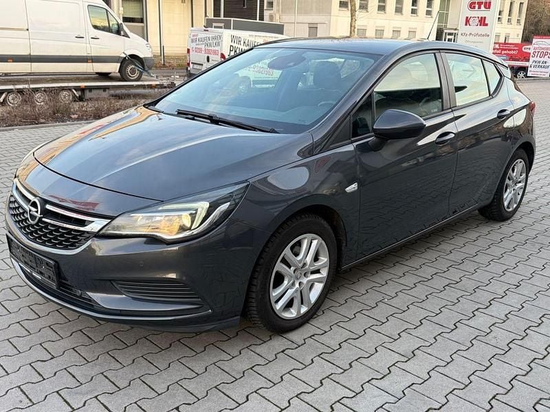 Gebraucht Opel Astra Edition 105 PS (77 kW) 2016 Grau Limousine