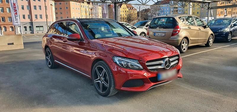 Gebraucht Mercedes C250 204 PS (150 kW) 2017 Rot Kombi